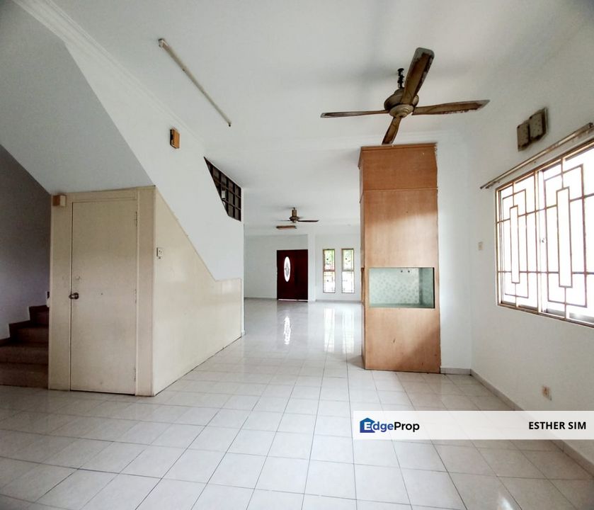 FOR SALE: Renovated 2-Storey Home with Expansive Compound @ Taman Desa Wangsa, Batu Maung,Bayan Lepas,Penang., Penang, Batu Maung
