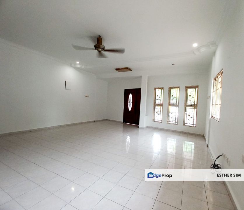 FOR SALE: Renovated 2-Storey Home with Expansive Compound @ Taman Desa Wangsa, Batu Maung,Bayan Lepas,Penang., Penang, Batu Maung