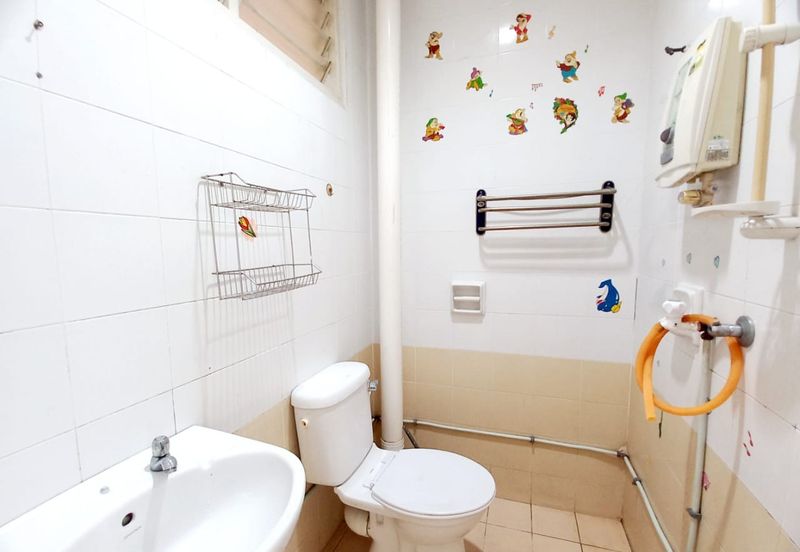 FOR SALE: Renovated 2-Storey Home with Expansive Compound @ Taman Desa Wangsa, Batu Maung,Bayan Lepas,Penang.