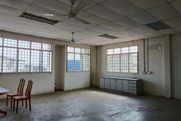 Semi-Detached Factory For Sale in Bukit Minyak, Permatang Tinggi