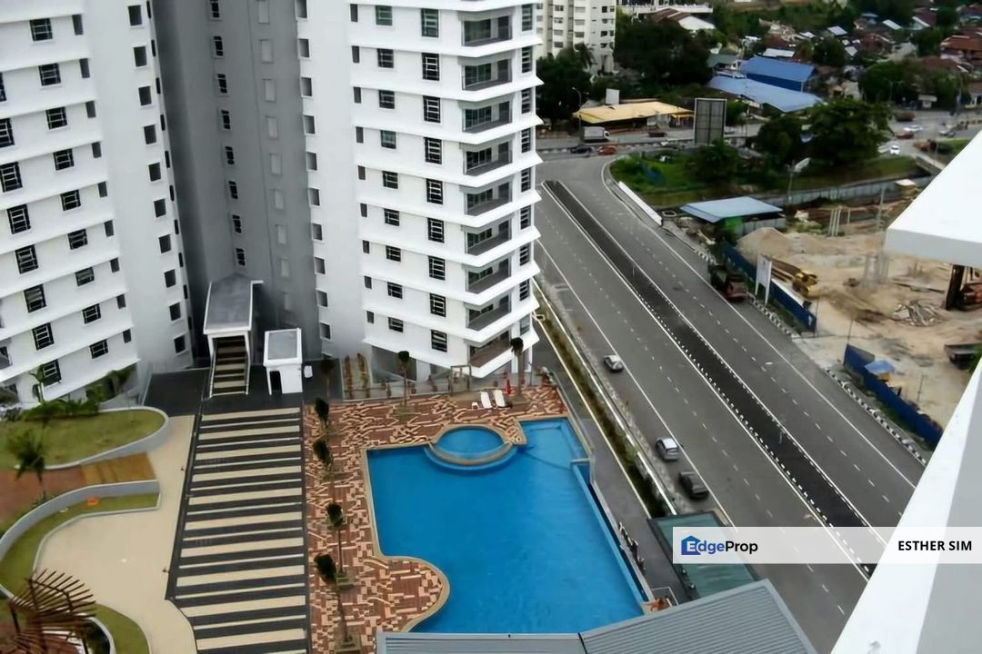 High ROI Opportunity! Fully Renovated Corner Unit @ The Brezza, Tanjung Tokong , near Strait Quay , Lotus's and International School, Penang, Tanjung Tokong