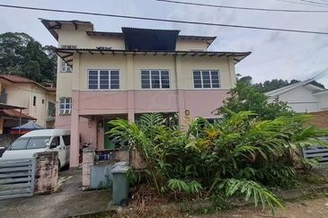 Townhouse and Land Located in Kepong, Near one of FRIM's Entrances