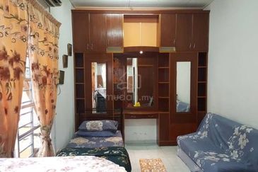 Townhouse and Land Located in Kepong, Near one of FRIM's Entrances