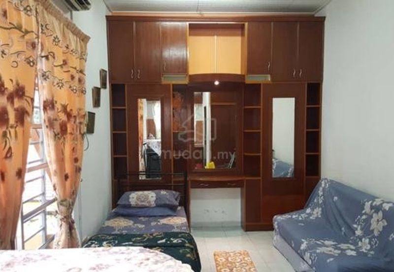 Townhouse and Land Located in Kepong, Near one of FRIM's Entrances