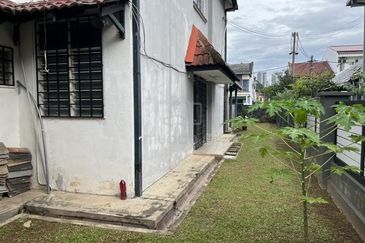 Setiawangsa End Lot Double Storey Terrace House For Sales  RM 1,500,000