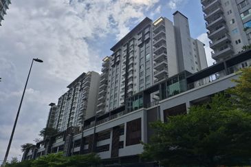 First Residence (Residensi Unggul)