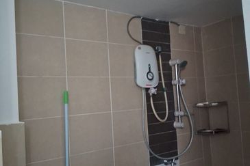 First Residence (Residensi Unggul)