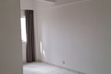 First Residence (Residensi Unggul)