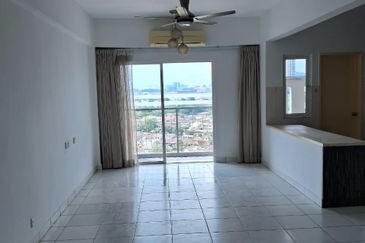 First Residence (Residensi Unggul)