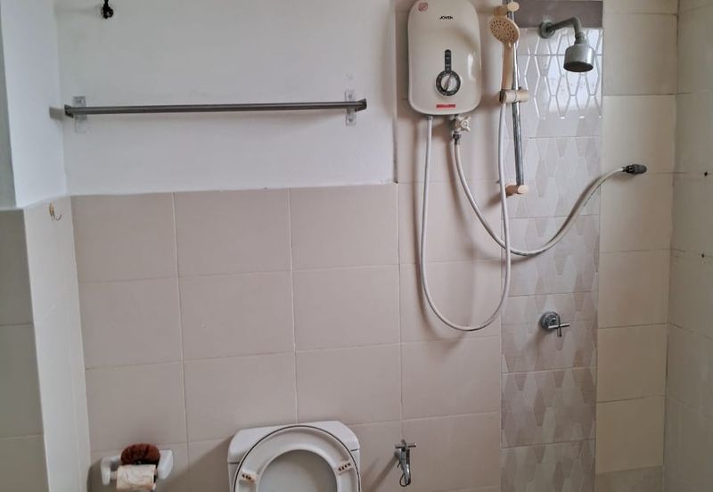 First Residence (Residensi Unggul)