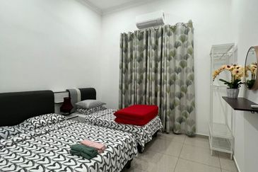 TAMAN PADANG TEMU PERMATA