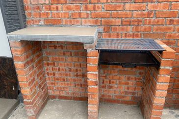 TAMAN PADANG TEMU PERMATA