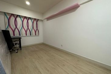 Royalle Condominium @ North Kiara