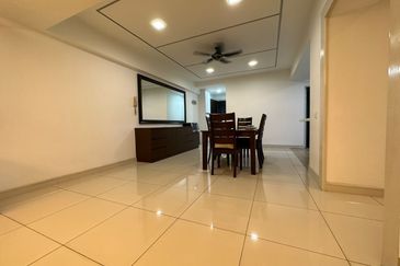 Royalle Condominium @ North Kiara