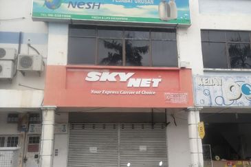 HOT!! Facing Main Road Plaza Pandan Malim Ground Floor Shop for Sale