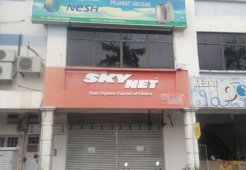 HOT!! Facing Main Road Plaza Pandan Malim Ground Floor Shop for Sale