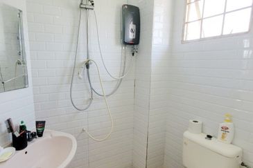 Pangsapuri Lili, Taman Bukit Subang, Seksyen U16