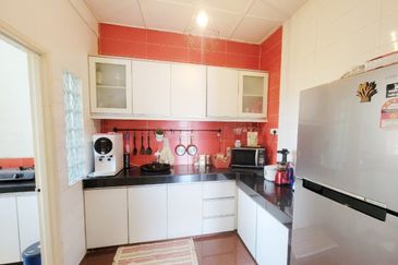 Pangsapuri Lili, Taman Bukit Subang, Seksyen U16