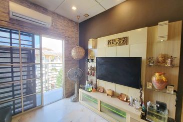 Pangsapuri Lili, Taman Bukit Subang, Seksyen U16