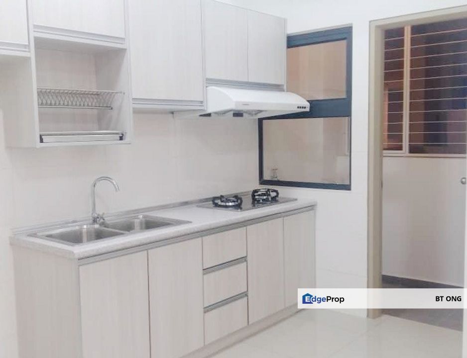 Fully Furnished, Well Kept - Suria Residence @ Bukit Jelutong FOR SALE, Selangor, Bukit Jelutong