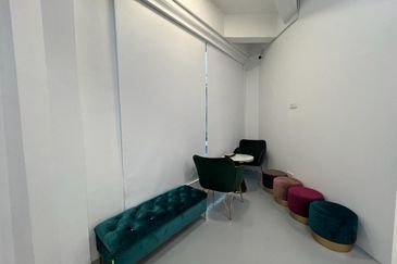 Facing Main Road Huge Renovated Office & Hall Taman Kota Syahbandar Melaka