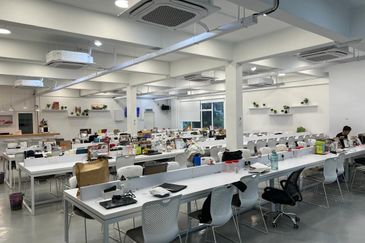 Facing Main Road Huge Renovated Office & Hall Taman Kota Syahbandar Melaka