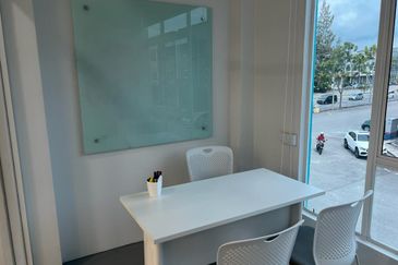 Facing Main Road Huge Renovated Office & Hall Taman Kota Syahbandar Melaka