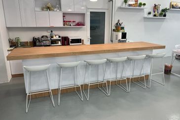 Facing Main Road Huge Renovated Office & Hall Taman Kota Syahbandar Melaka