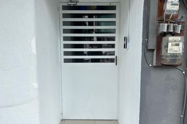 Facing Main Road Huge Renovated Office & Hall Taman Kota Syahbandar Melaka