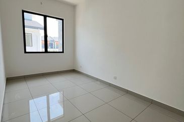 Robin @ Bandar Rimbayu