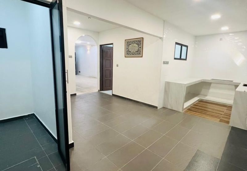 Tmn Orkid 1 STOREY[22x70] PartiallyRENO Jb.