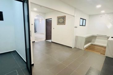 Tmn Orkid 1 STOREY[22x70] PartiallyRENO Jb.