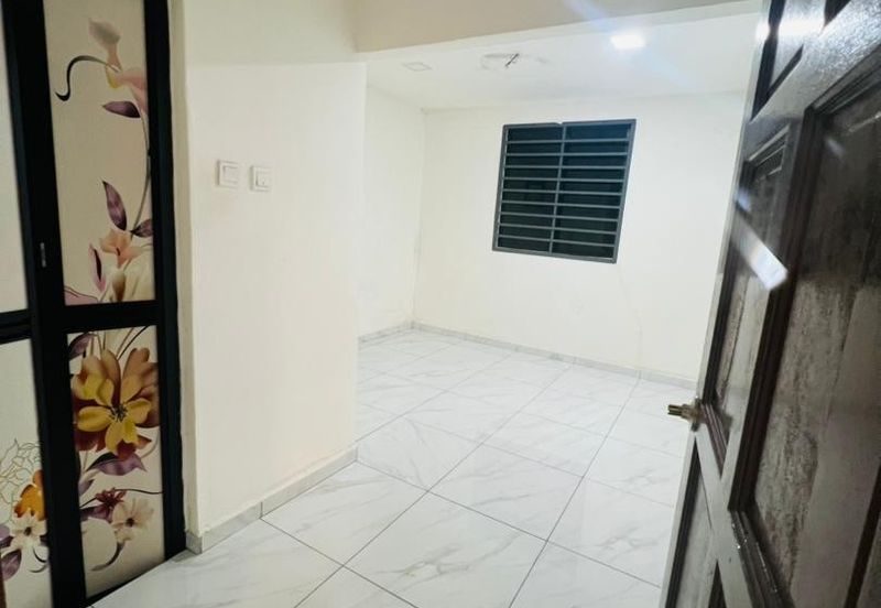 Tmn Orkid 1 STOREY[22x70] PartiallyRENO Jb.