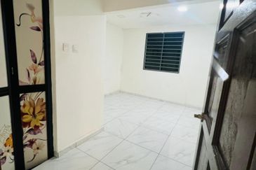 Tmn Orkid 1 STOREY[22x70] PartiallyRENO Jb.