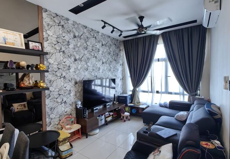 D'Summit Residences @ Kempas Utama