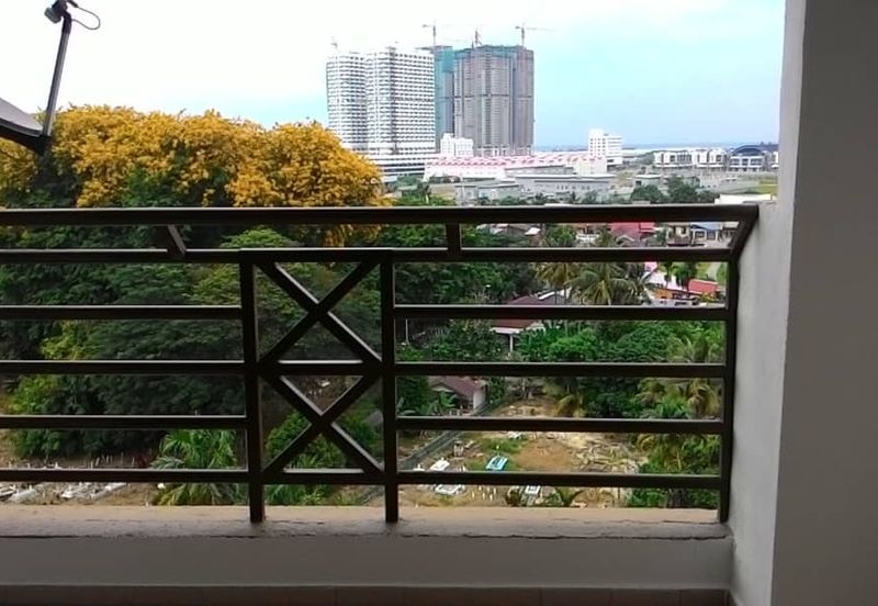 8th Avenue Condominium