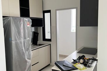 New unit! 3r2b2cp for SALE @ The Amber Residence, 25.7