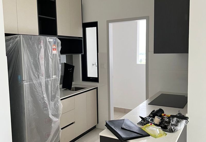 New unit! 3r2b2cp for SALE @ The Amber Residence, 25.7