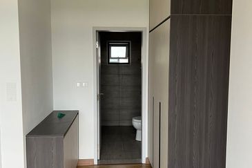 New unit! 3r2b2cp for SALE @ The Amber Residence, 25.7