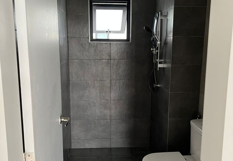 New unit! 3r2b2cp for SALE @ The Amber Residence, 25.7