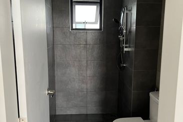 New unit! 3r2b2cp for SALE @ The Amber Residence, 25.7