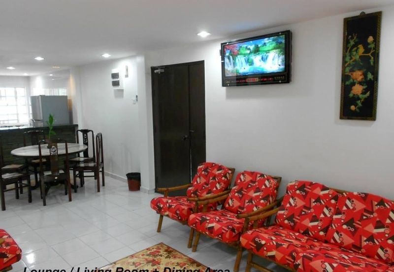 Lily & Jasmine Apartment