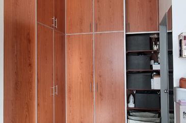 Renovated, fully furnished 4r3b @ Royal Ivory SP10, Bdr Saujana Putra