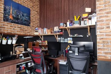 Renovated, fully furnished 4r3b @ Royal Ivory SP10, Bdr Saujana Putra