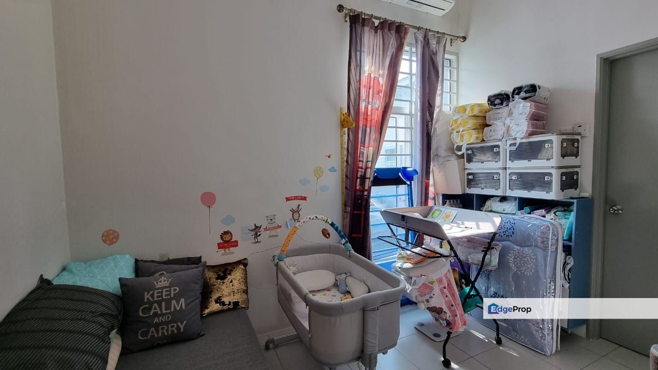 Renovated, fully furnished 4r3b @ Royal Ivory SP10, Bdr Saujana Putra, Selangor, Bandar Saujana Putra