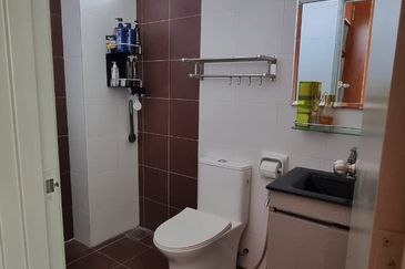 Renovated, fully furnished 4r3b @ Royal Ivory SP10, Bdr Saujana Putra