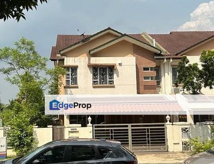 Freehold, end lot double storey at Lakedge, Kota Kemuning, Selangor, Kota Kemuning