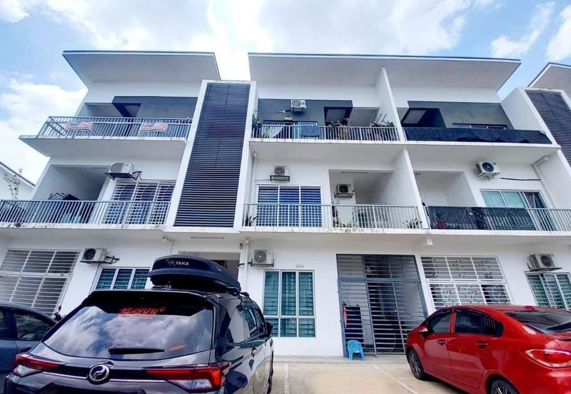 Fully Furnished Townhouse Rafflesia Pelangi Semenyih 2 Kajang
