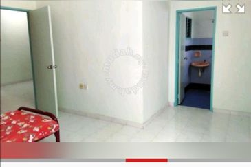 Huge FREEHOLD 3 Storey Terrace House for Sale at Ujong Pasir 24x70 