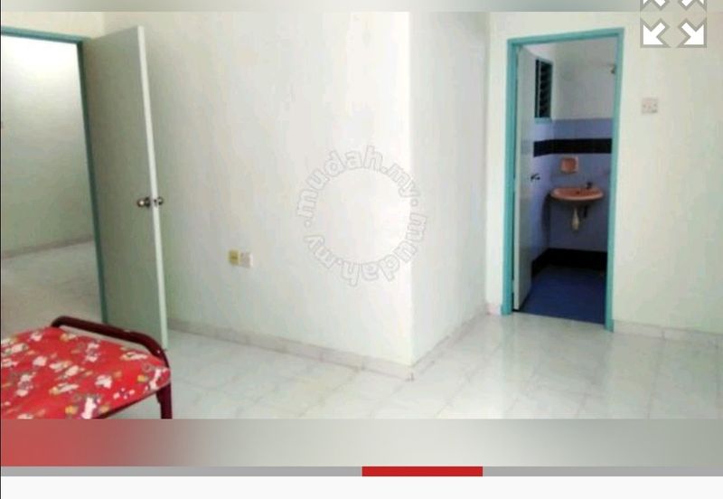 Huge FREEHOLD 3 Storey Terrace House for Sale at Ujong Pasir 24x70 